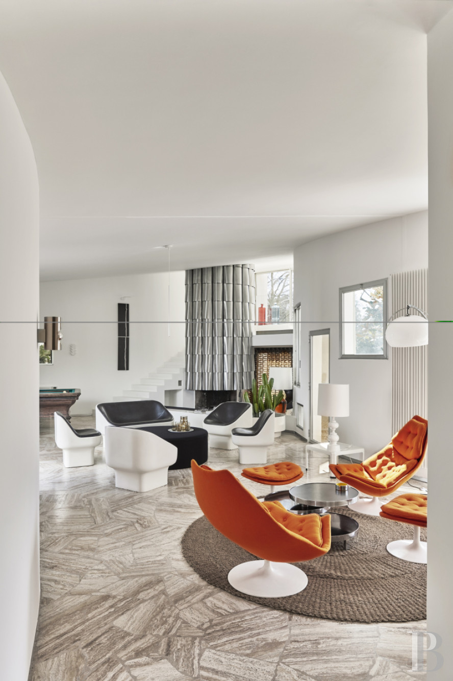 An architect-designed villa built in the 1970s near Arles, in Bouches-du-Rhône - photo  n°7